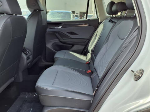 2025 Volkswagen Tiguan SE 4Motion