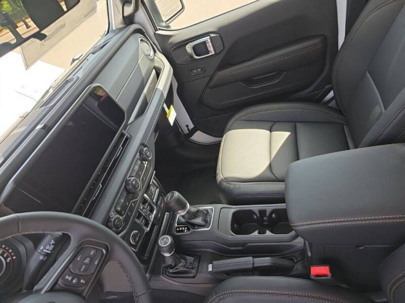 2026 Jeep Gladiator Sahara