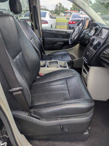 2012 Chrysler Town and Country Touring