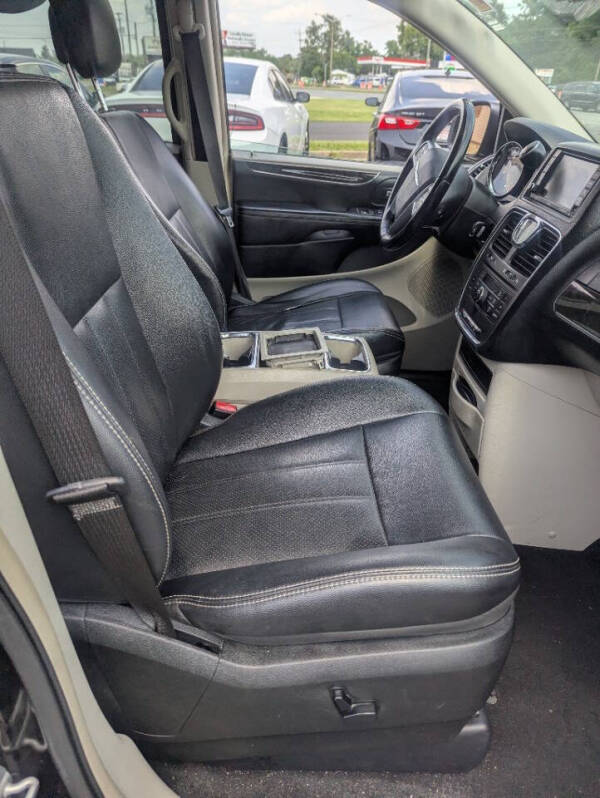 2012 Chrysler Town and Country Touring