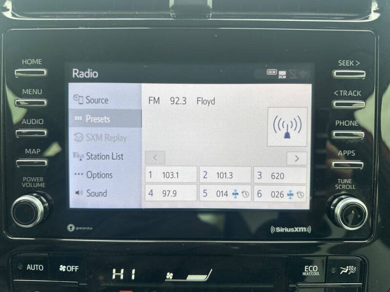 2022 Toyota Prius XLE