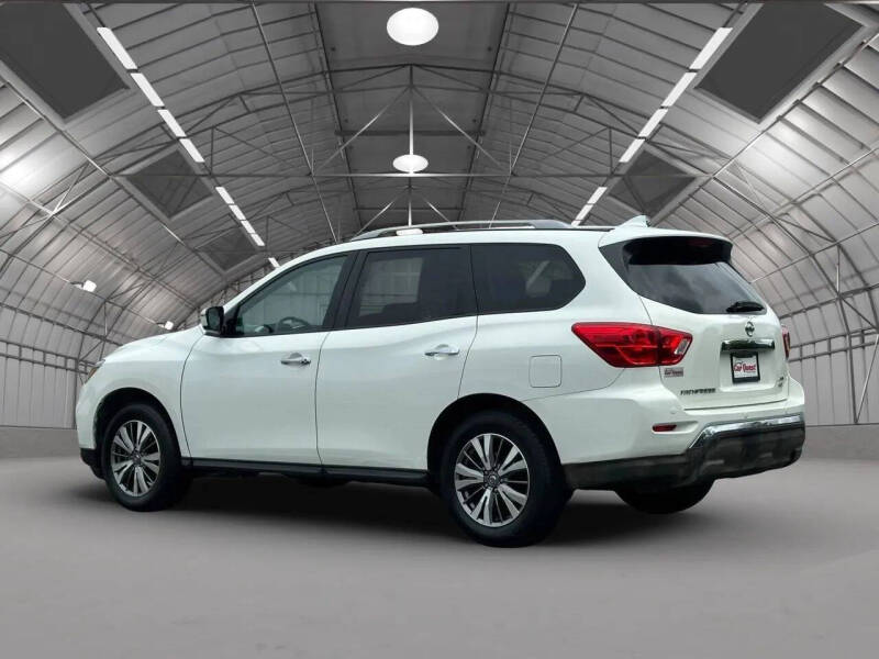 2020 Nissan Pathfinder SV