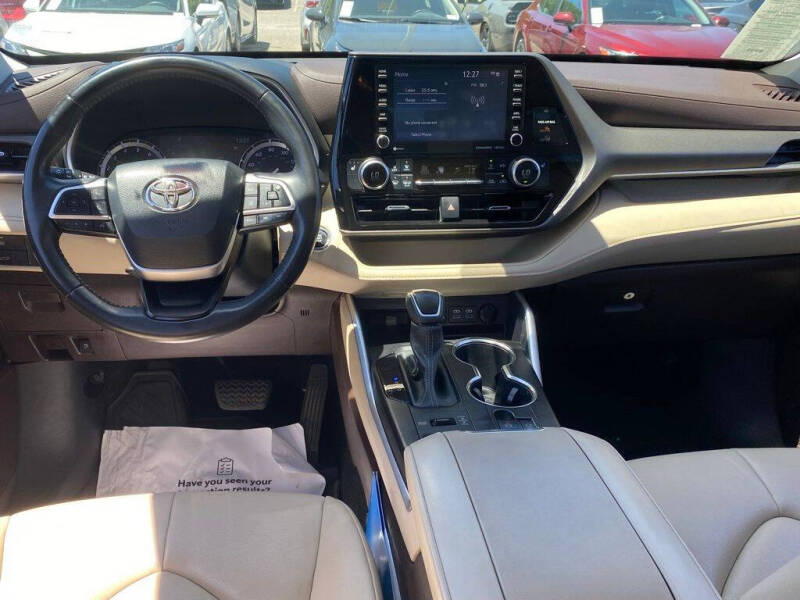 2022 Toyota Highlander XLE
