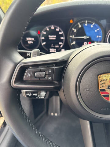 2020 Porsche 911 Carrera