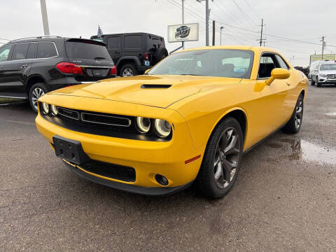 2017 Dodge Challenger SXT Plus