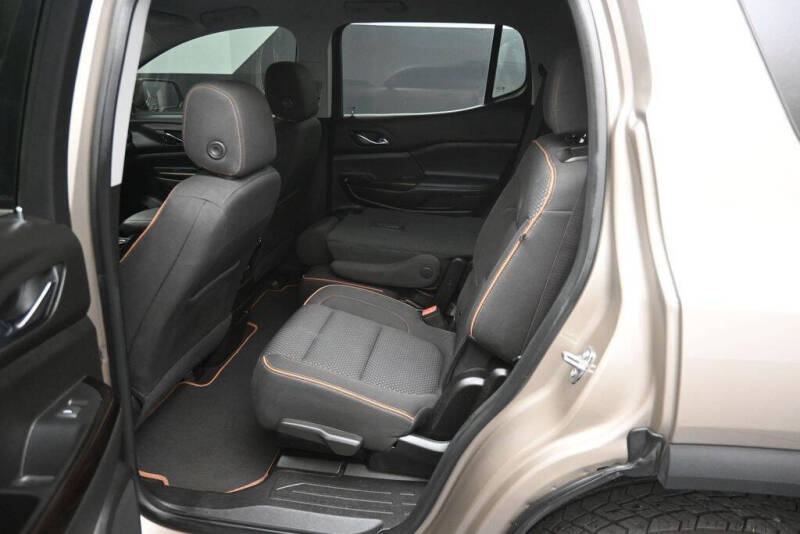2023 GMC Acadia AT4