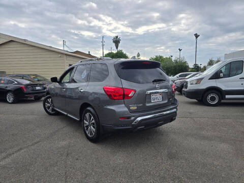 2020 Nissan Pathfinder SV
