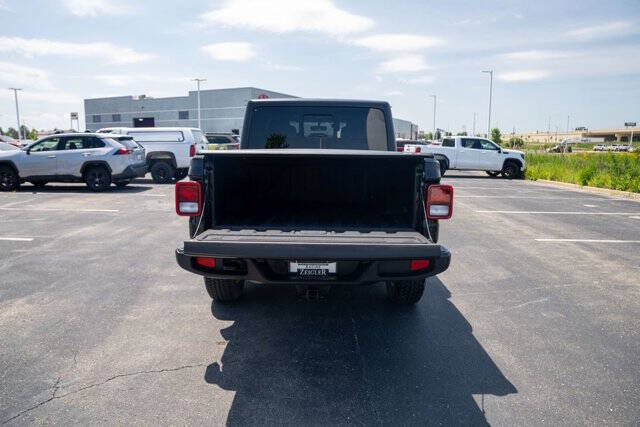 2022 Jeep Gladiator Overland