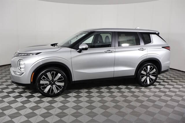 2026 Mitsubishi Outlander SE