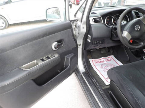 2011 Nissan Versa 1.8 S