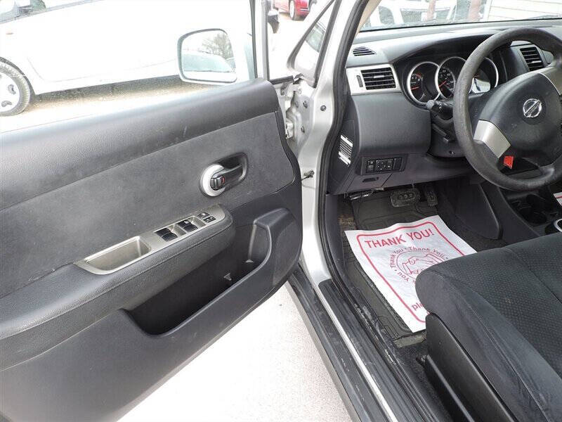 2011 Nissan Versa 1.8 S