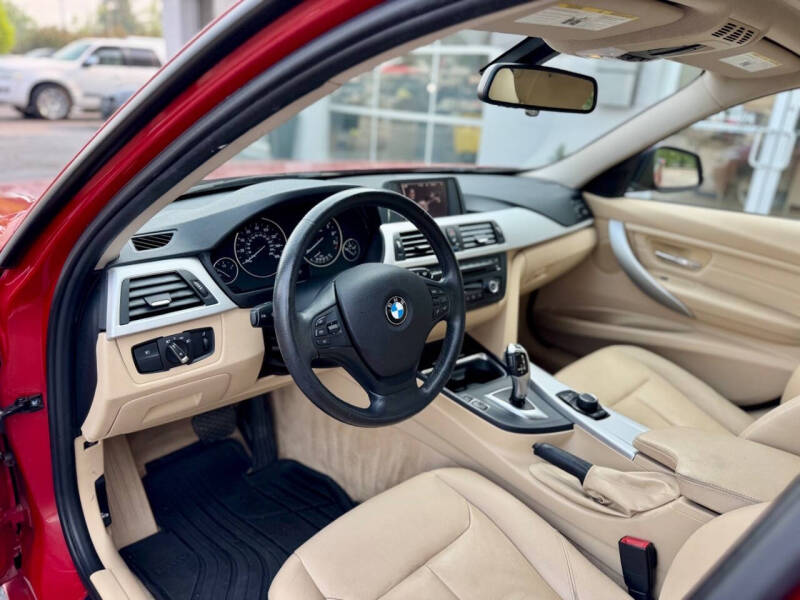 2012 BMW 3 Series 328i