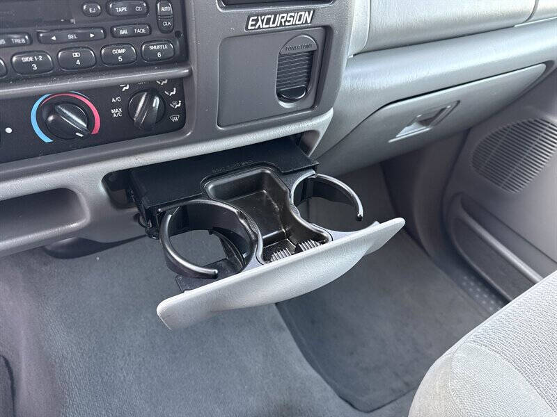 2003 Ford Excursion XLT