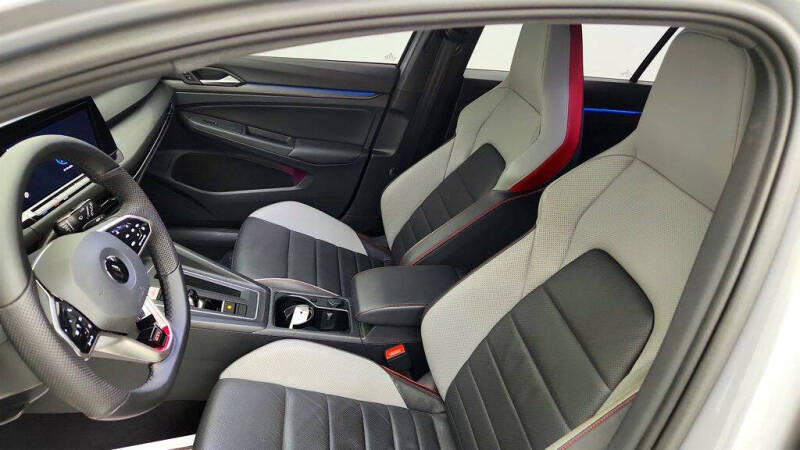 2022 Volkswagen Golf GTI SE