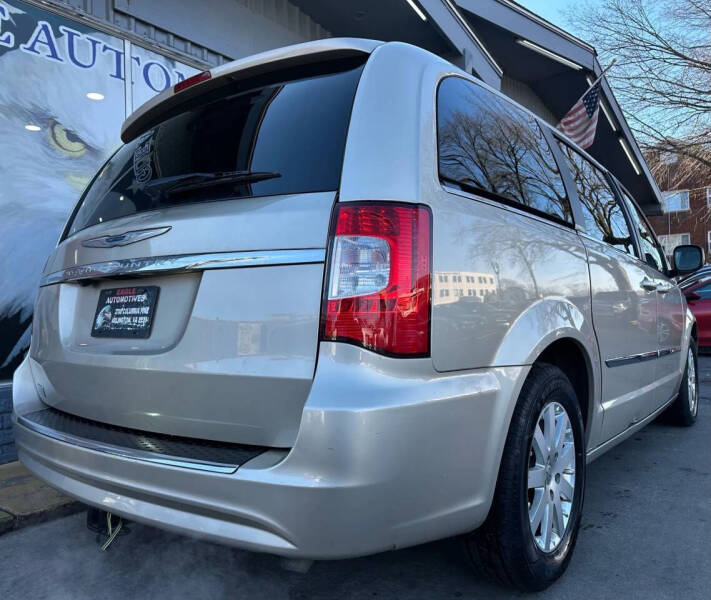 2016 Chrysler Town and Country Touring