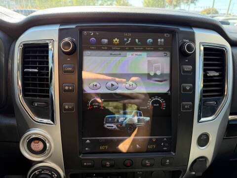 2017 Nissan Titan SV