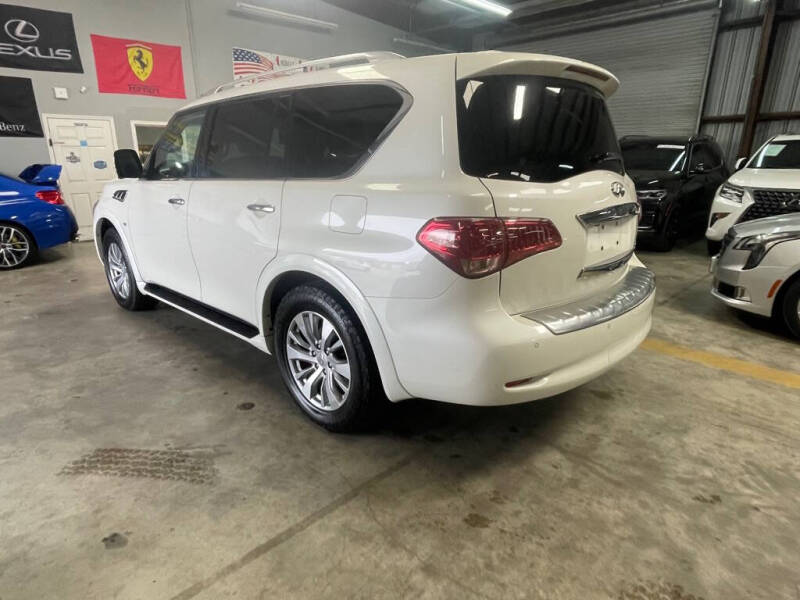 Image 9 of 2016 Infiniti QX80
