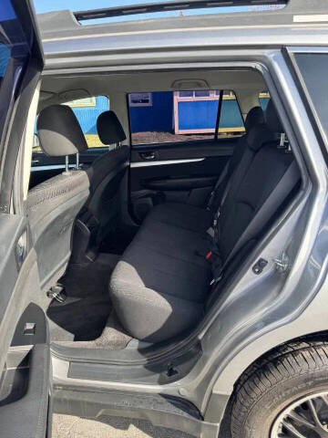 2010 Subaru Outback 2.5i