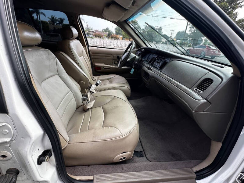 2000 Ford Crown Victoria LX