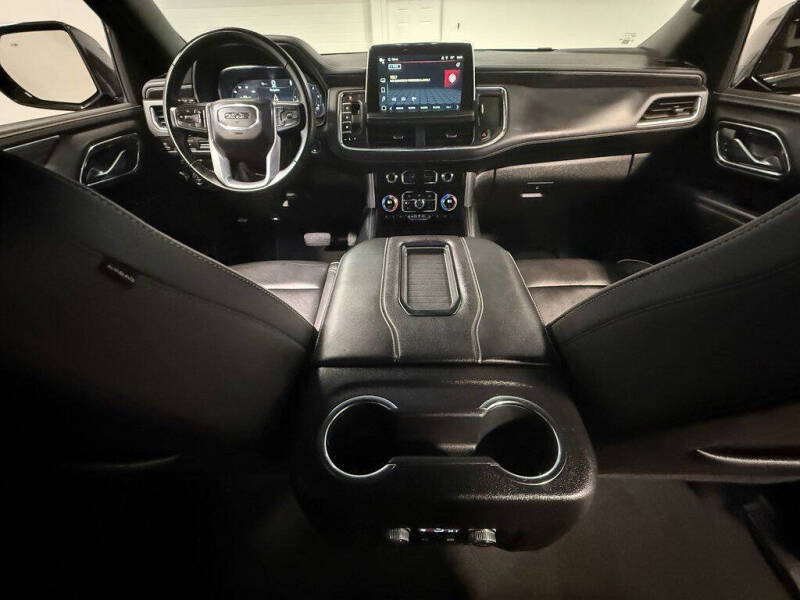 2024 GMC Yukon XL SLT