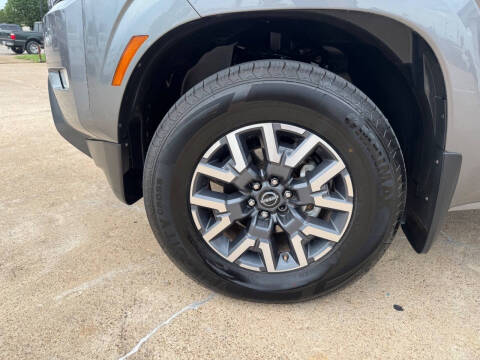 2023 Nissan Frontier SV