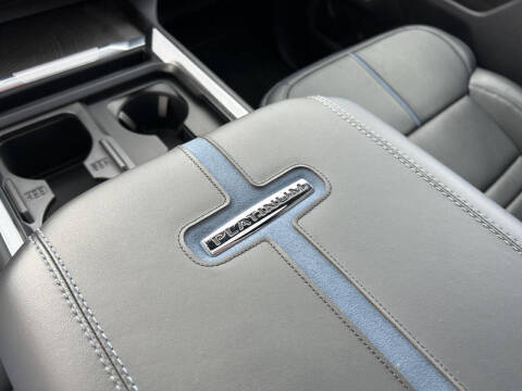 2025 Ford F-450 Super Duty Platinum