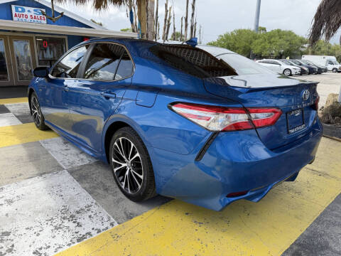 2020 Toyota Camry SE