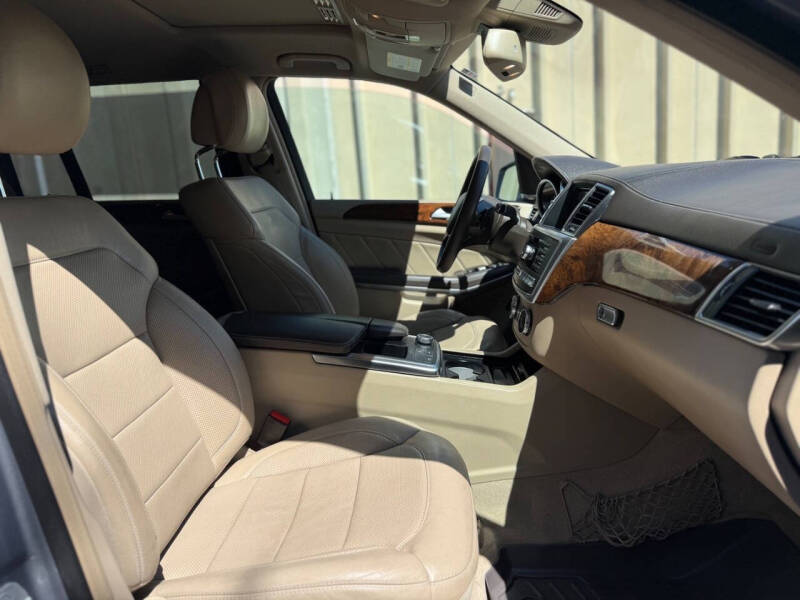 2014 Mercedes-Benz GL-Class GL 550 4MATIC