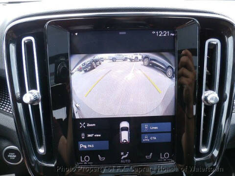 2021 Volvo XC40 T5 R-Design