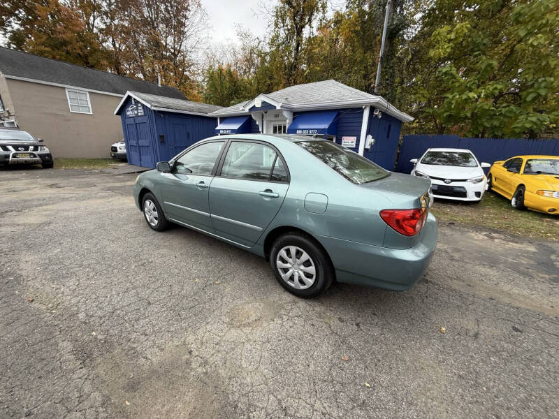 2005 Toyota Corolla LE