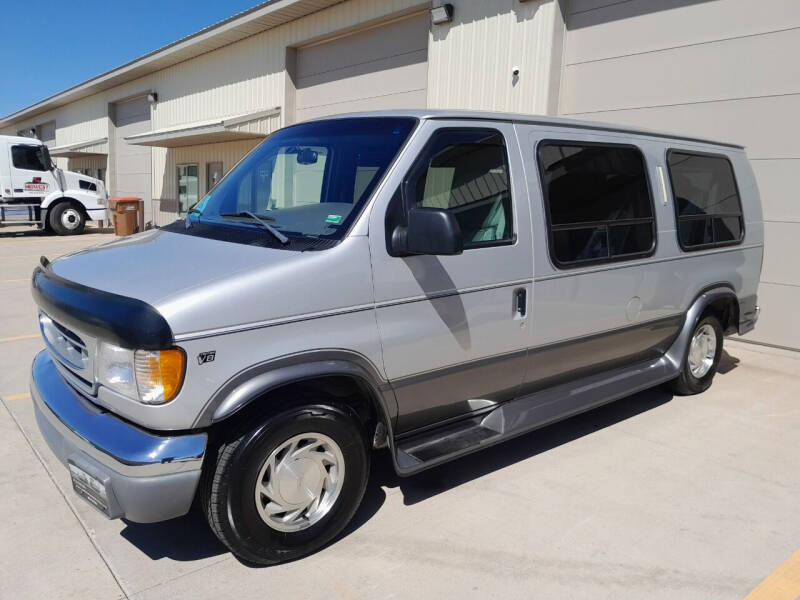 1998 Ford E-Series for sale at Pederson's Classics in Sioux Falls SD