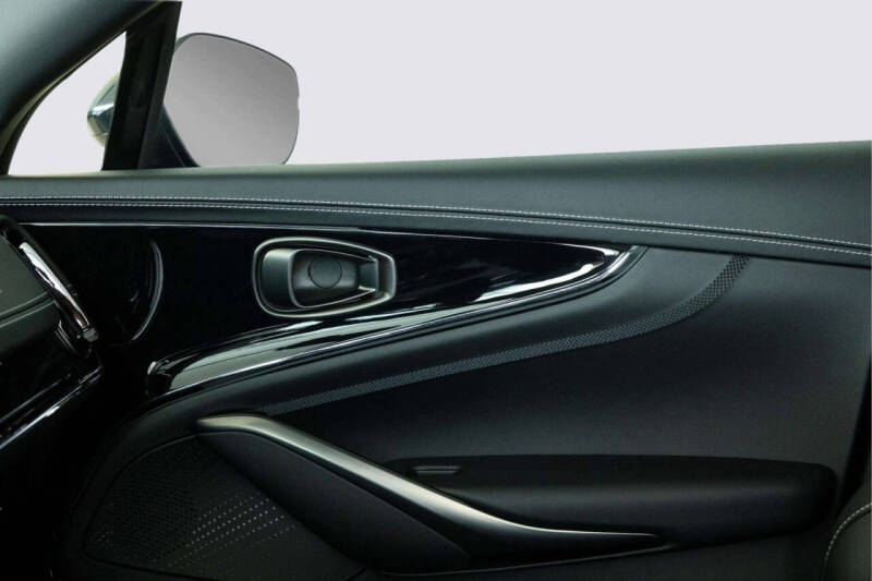 2026 Aston Martin DBX 707
