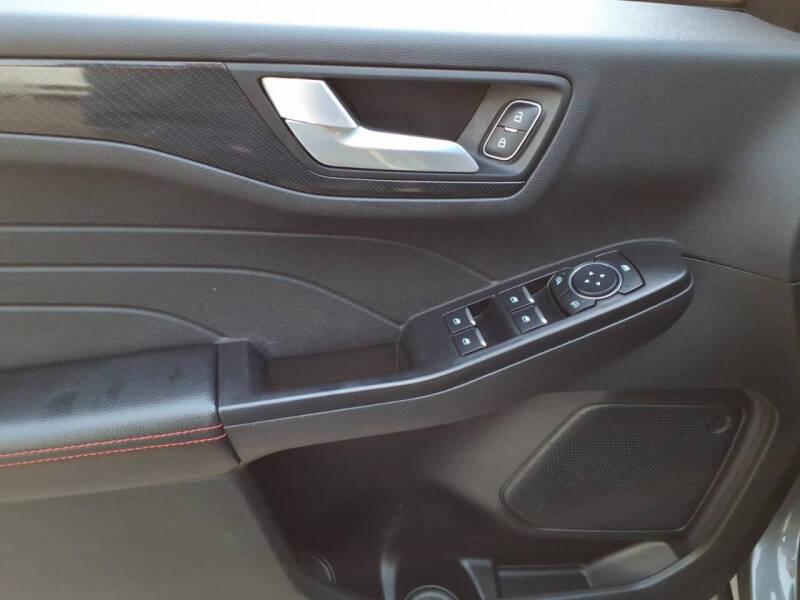 2025 Ford Escape ST-Line Select