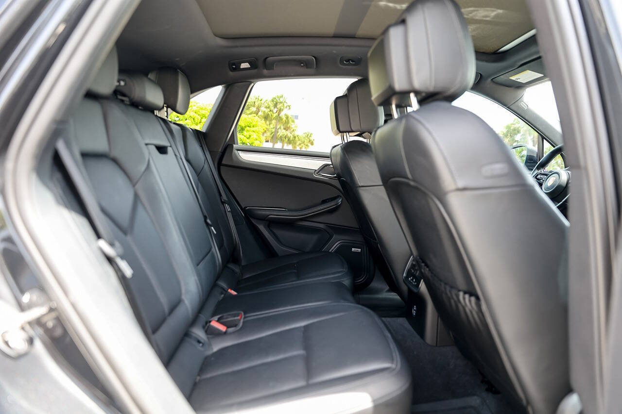 2022 Porsche Macan 97