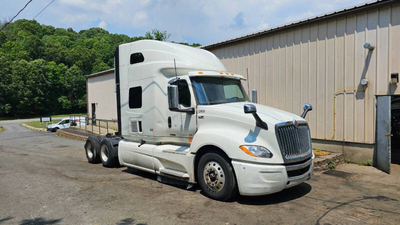 2022 International LT625