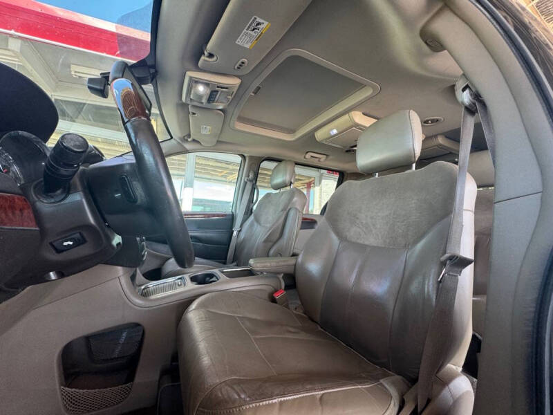 2015 Chrysler Town and Country Limited Platinum