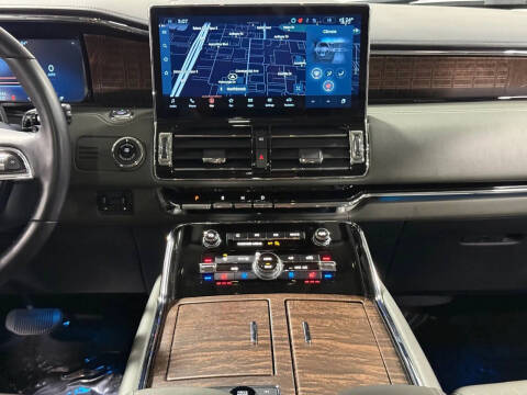 2022 Lincoln Navigator Black Label