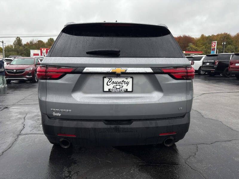 2023 Chevrolet Traverse LT Cloth