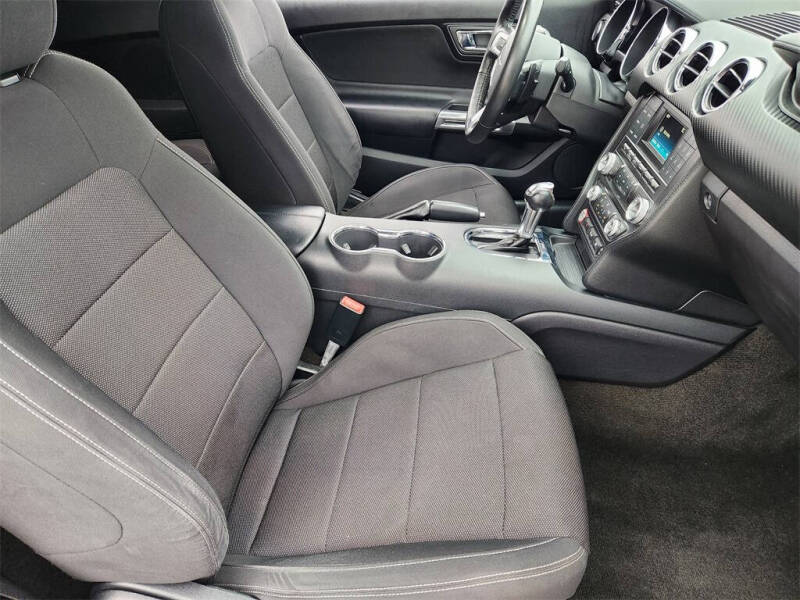 2016 Ford Mustang V6