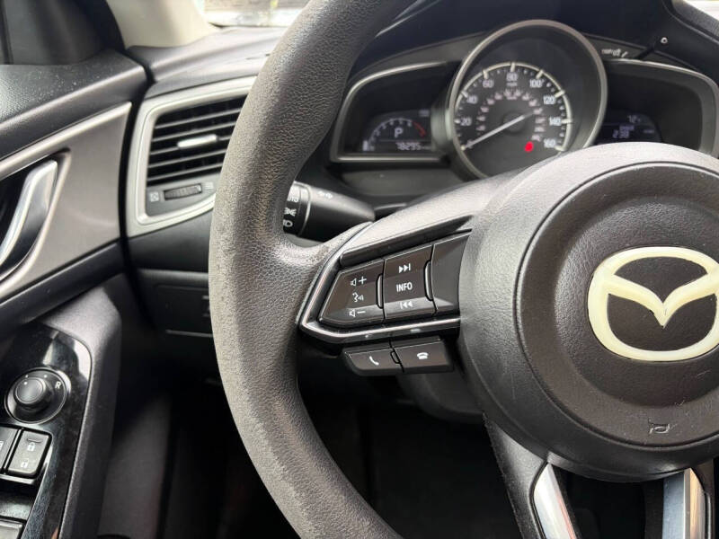 2018 Mazda MAZDA3 Touring