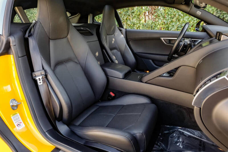 2021 Jaguar F-TYPE P300