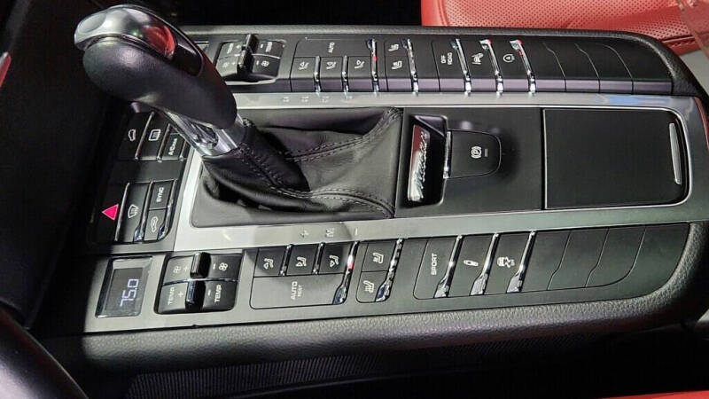 2015 Porsche Macan Turbo