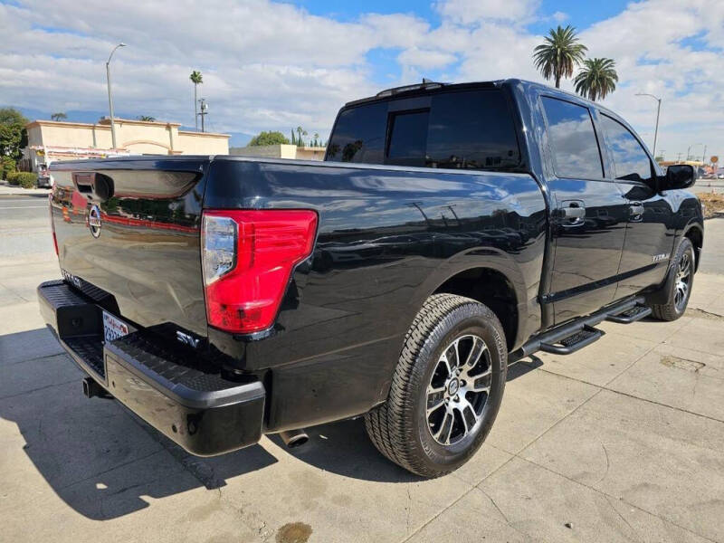 2022 Nissan Titan SV