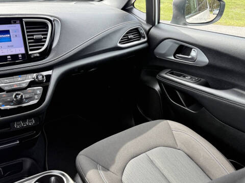 2023 Chrysler Pacifica Touring