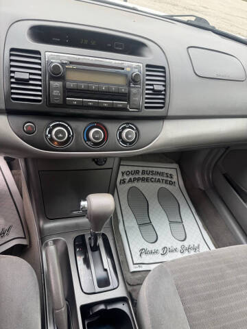 2005 Toyota Camry LE