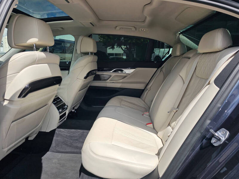 2020 BMW 7 Series 740i