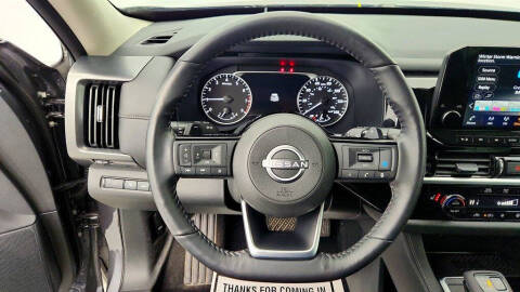 2024 Nissan Pathfinder SL