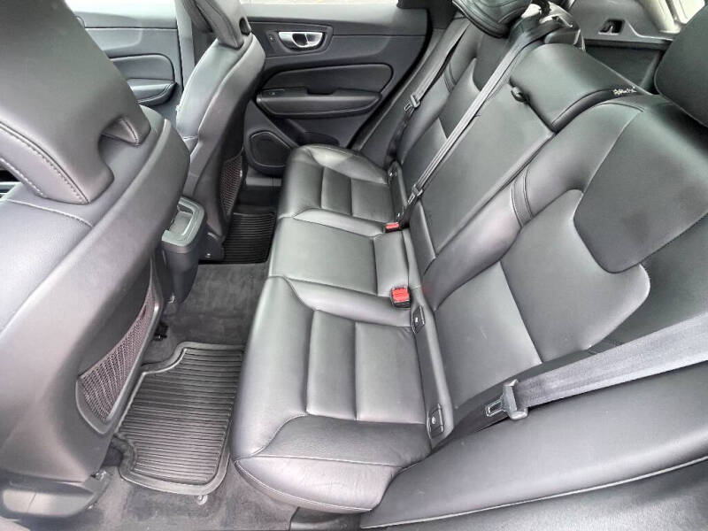 2023 Volvo XC60 B5 Core