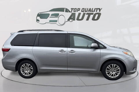2017 Toyota Sienna XLE Premium 8-Passenger