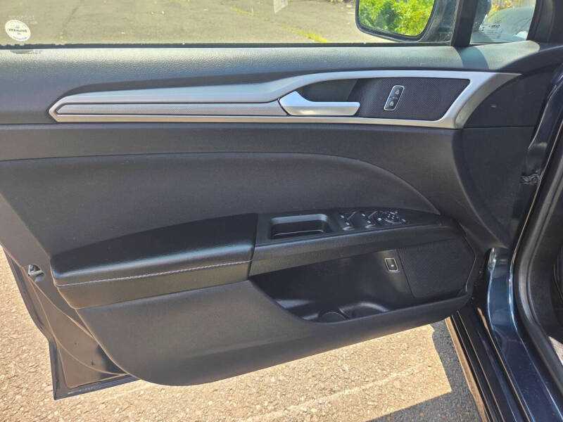 2020 Ford Fusion Hybrid SE